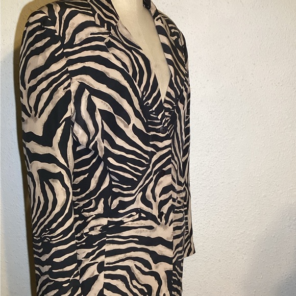 Saks Fifth Avenue zebra print 100% silk blazer jacket size large - Picture 3 of 15